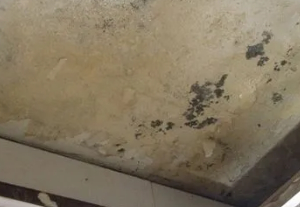 望都县阳台漏水维修公司分享下望都县卫生间渗水维修需要注意哪些问题。